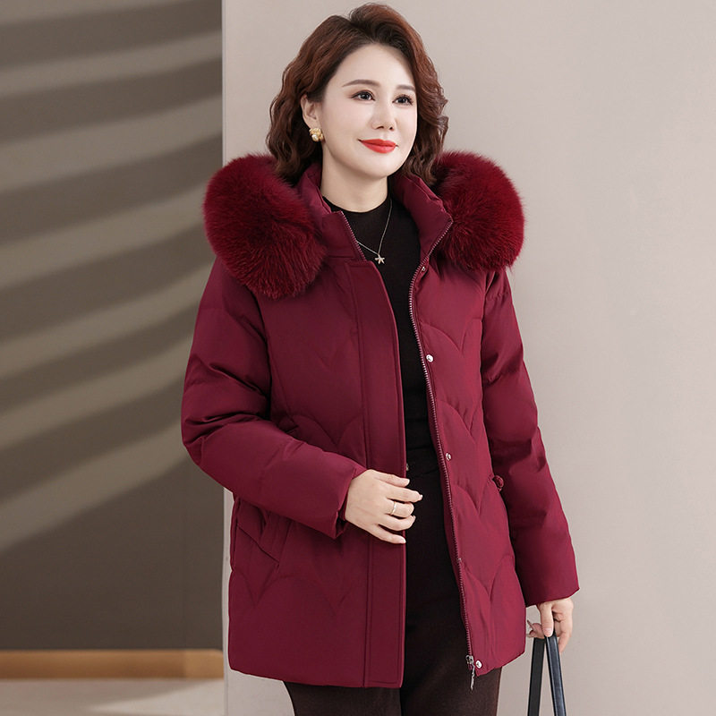 大妈妈羽绒服女2025冬新款加厚保暧真狐狸毛领白鸭绒连帽外套