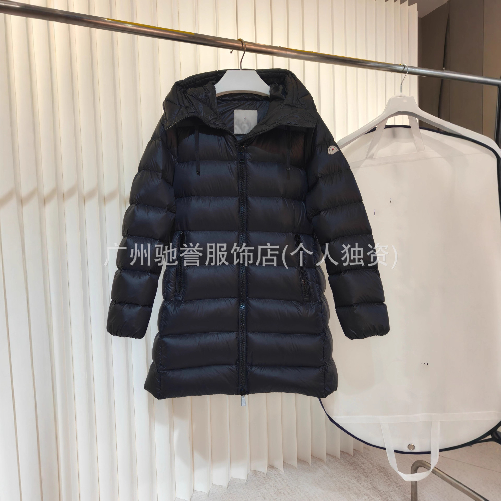 毒家版本25M家经典系列 UYEN娃娃 女士中长款连帽羽绒服外套