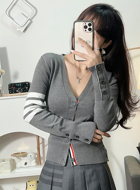 春秋季2025新款女装针织开衫灰色爆款毛衣短款小个子香风tb外套女