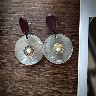 Monies风天然贝母黑碟贝雕刻花珍珠耳环木质耳环夸张耳钉手工耳环