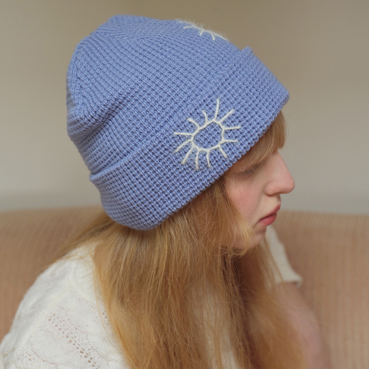 小众手工刺绣太阳花毛线帽氛围感