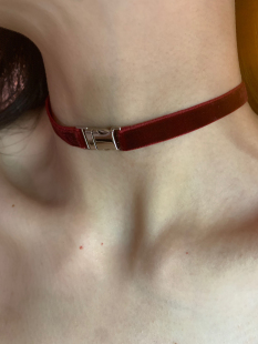 棠洛 金属卡扣choker项圈女辣妹红色丝绒颈链锁骨链短款颈带2025