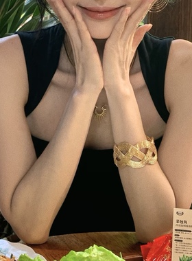 博主同款交叉编织手镯女波西米亚风金色夸张手镯可调节臂环小众潮
