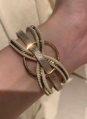 波西米亚风圆环编织手环女欧美多层皮革手链磁吸扣手镯手饰品2026