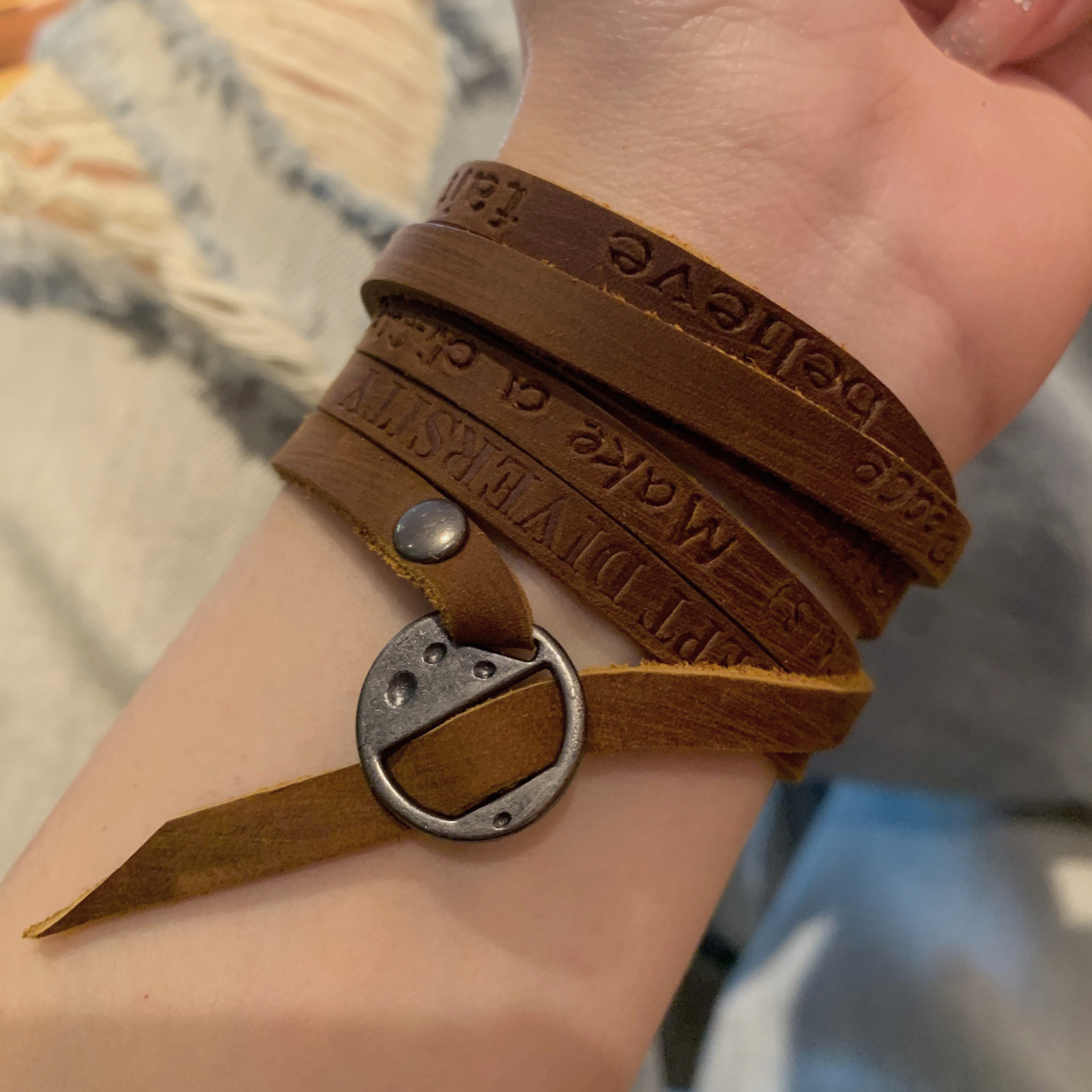 一款多戴绕圈自由绑带废土手链