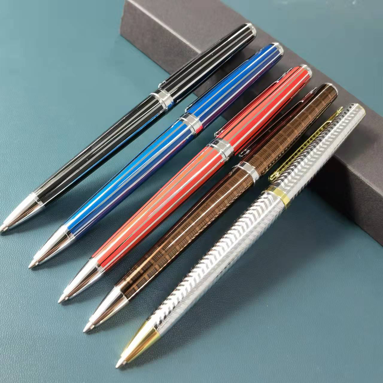 金属圆珠笔黄铜材料旋转出芯g2规格笔芯做工好可以换g2规格中性芯