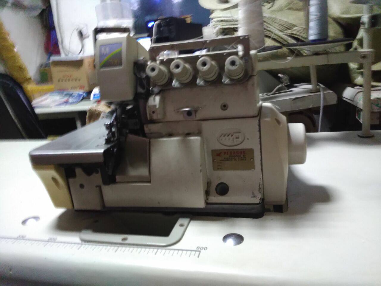 二手工业家用飞马三四五线多功能包缝机.8成新.包台板架子电机