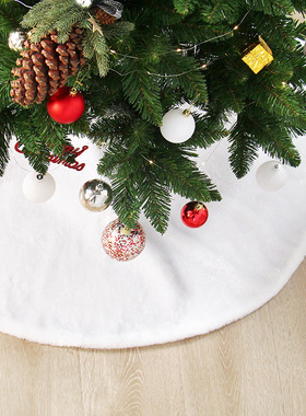 Pure white plush Christmas tree skirt纯白色长毛绒圣诞树树裙
