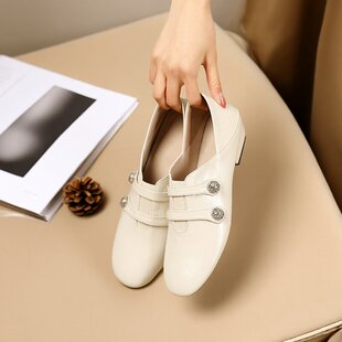 鞋子女款2026新款早春漂亮单鞋圆头搭扣浅口女士鞋低跟百搭小皮鞋