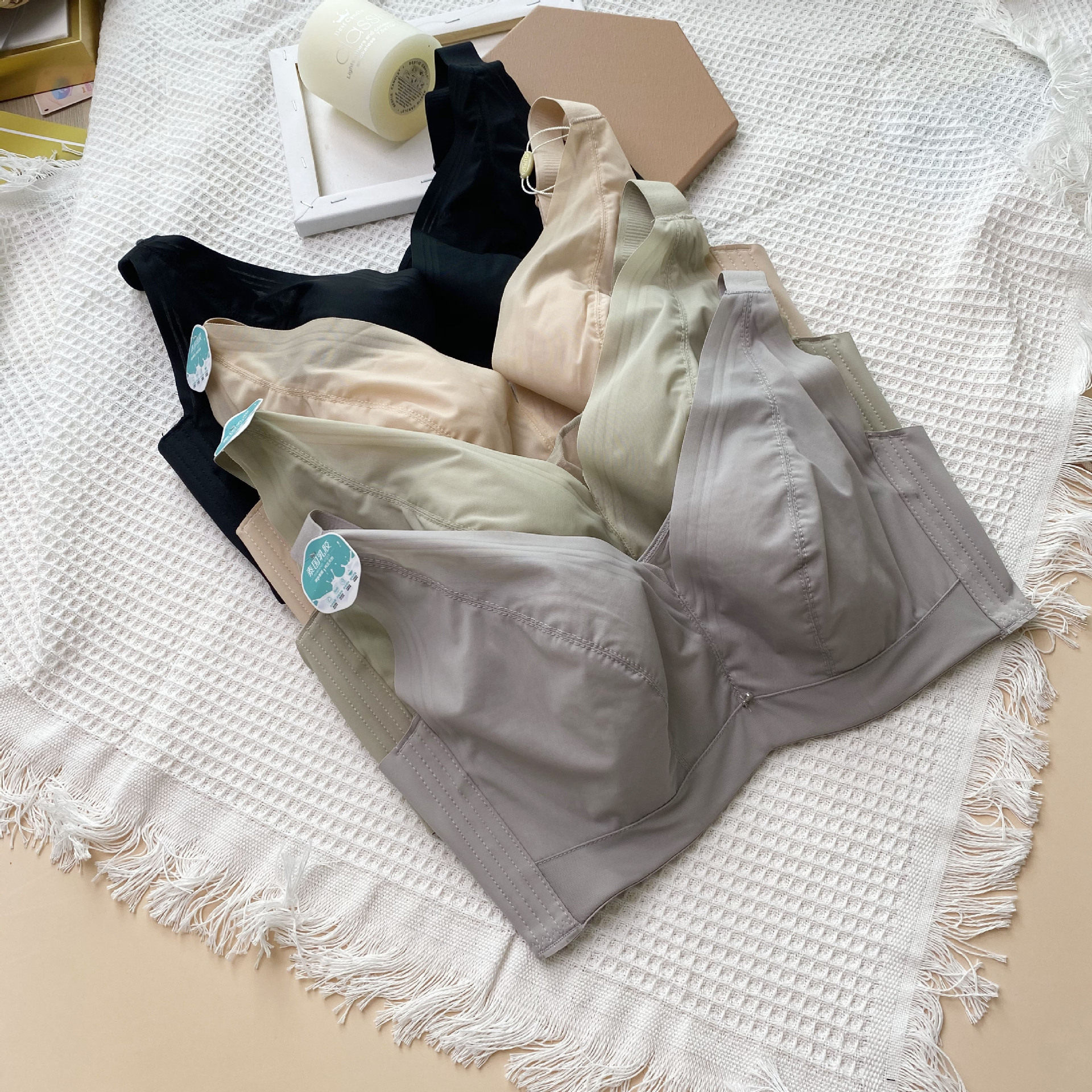 古妃24307乳胶胸罩薄款大胸显小CD杯内衣女软钢圈调整收副乳文胸