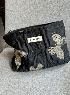 ins2024新款黑色蝴蝶大容量化妆包女高级感便携旅行洗漱包收纳袋