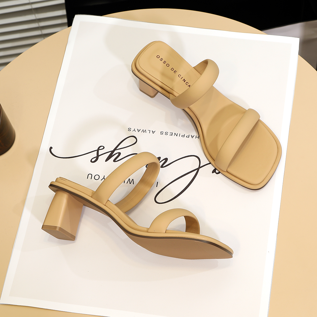 2025夏季新款法式简约高级感粗跟凉拖鞋女外穿百搭时尚杏色一字拖