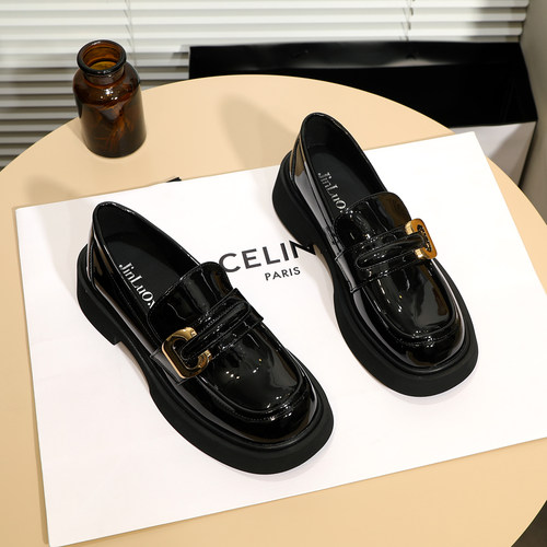 英伦风复古漆皮平底一脚蹬乐福鞋