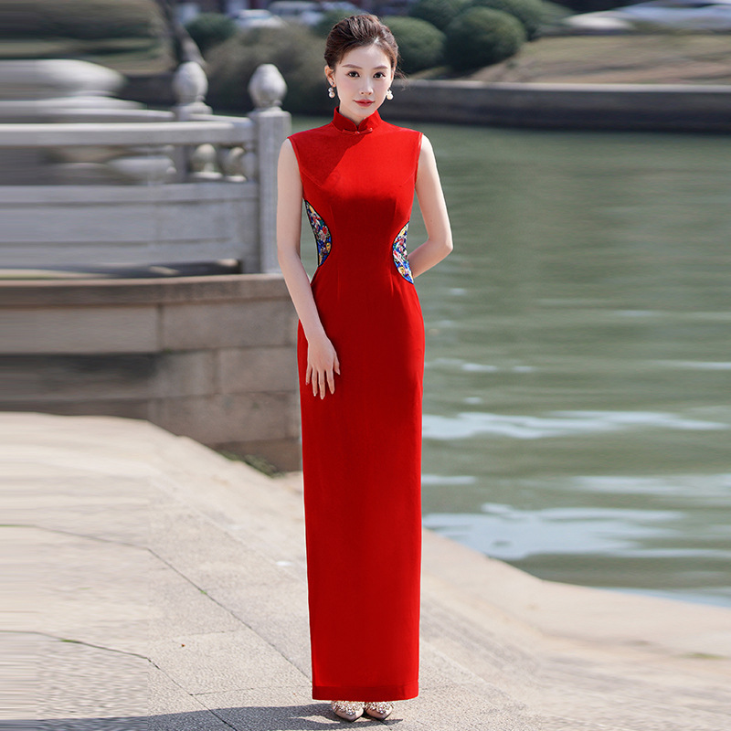 走秀旗袍2025新款高端舞台表演出服团队服年轻款改良无袖丝绒旗袍