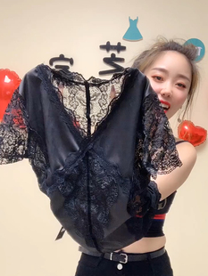 雪纺衫 夏季 短袖 大码 胖MM遮肚上衣女 V领小心机性感镂空蕾丝打底衫