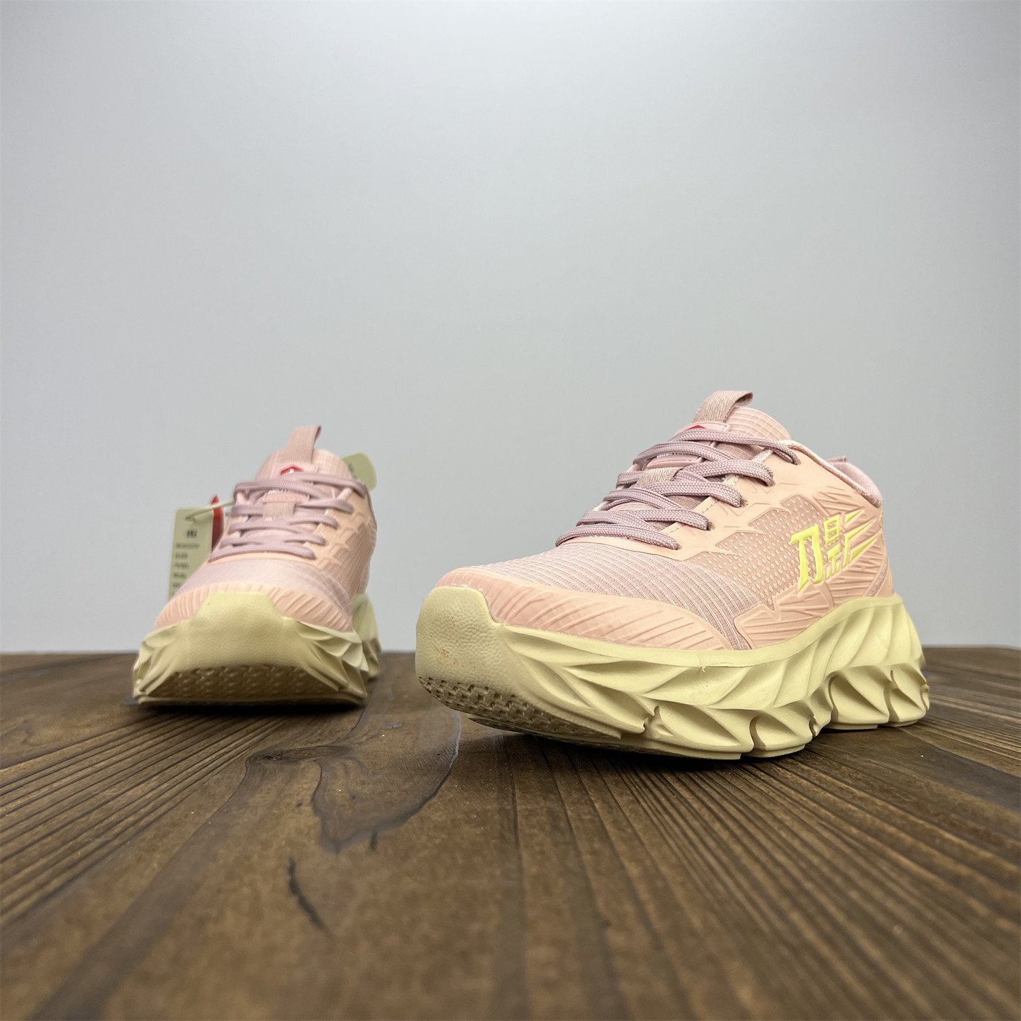 出口美国单春季新款厚底舒适减震耐磨跑步鞋户外情侣款越野跑鞋,户外/登山/野营/旅行用品,越野跑鞋,淘宝优惠券,粉丝福利购,淘宝优惠卷