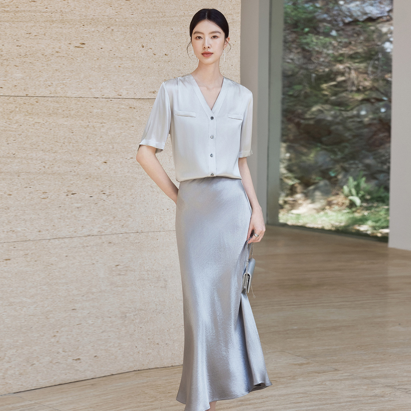 艾尚臣优雅风灰色中长款缎面半身裙女中长款A字显瘦松紧腰极简裙