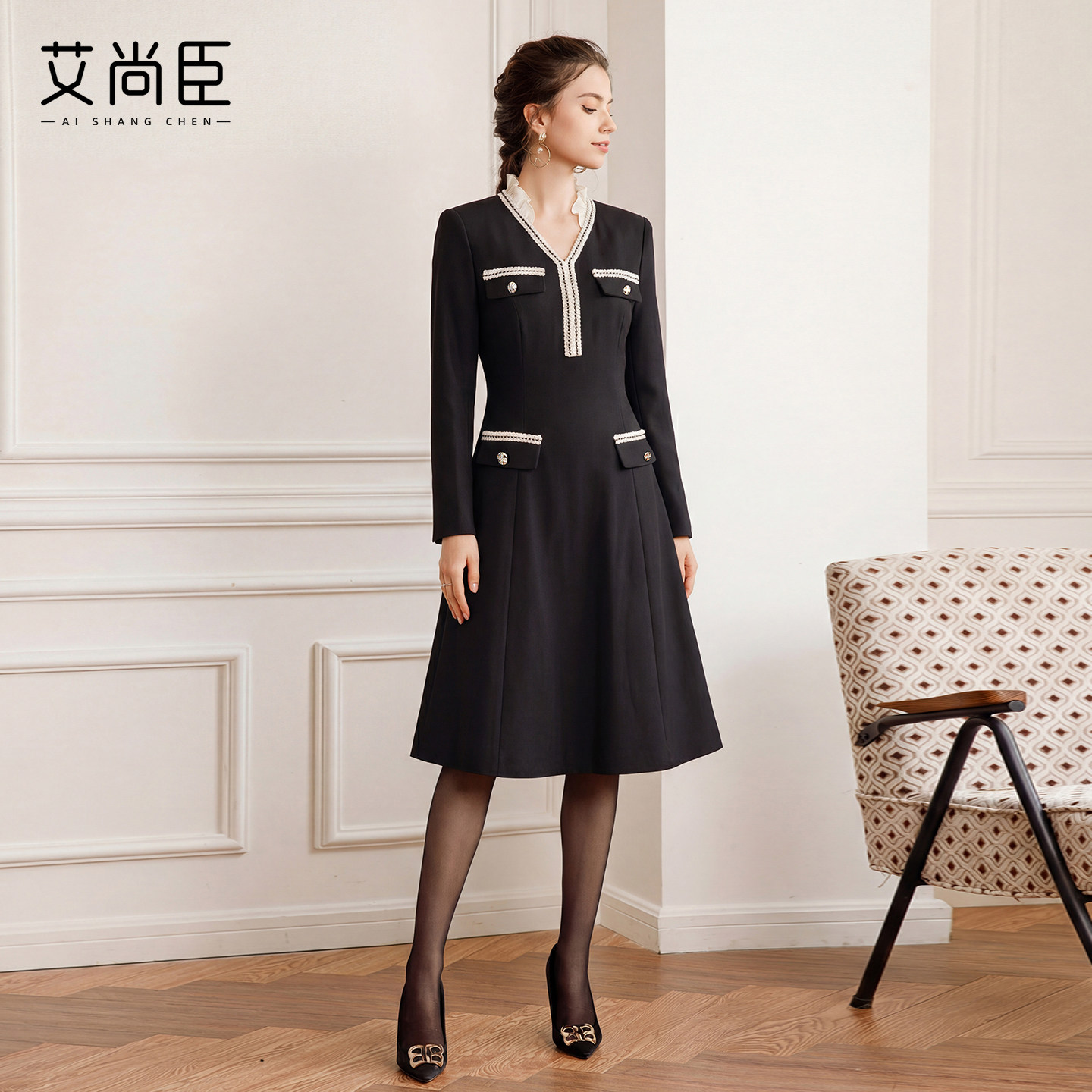 艾尚臣山茶小香风V领荷叶边连衣裙女黑色收腰显瘦千金风中长裙A裙