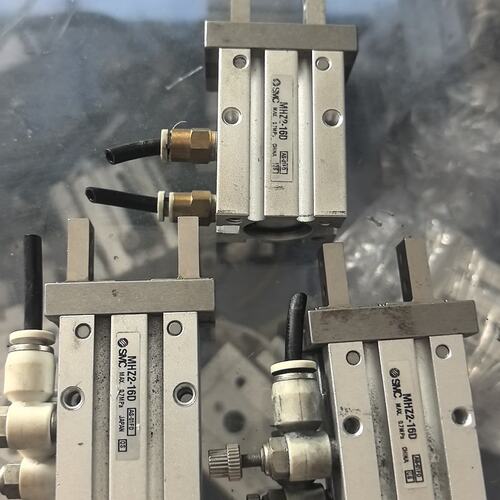 议价手指气缸MHZ2-16DMHZ2-10DMHZ2-20D