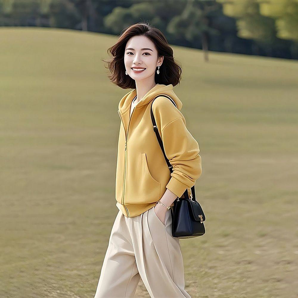黄色短款连帽卫衣外套女2025开春季新款户外打工人穿搭多巴胺上衣