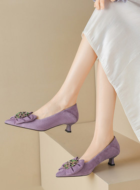 2025年春秋尖头水钻蝴蝶结紫色中跟细跟单鞋女真皮胖妹妹大码 MMP