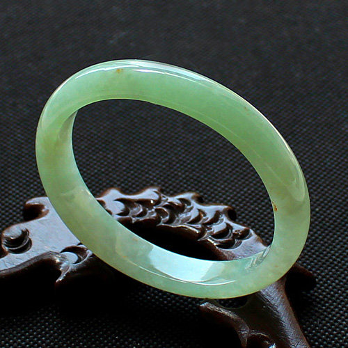 老坑翡翠冰种洒金贵妃手镯A货 满绿飘花玉镯 浅绿红翡椭圆镯子54