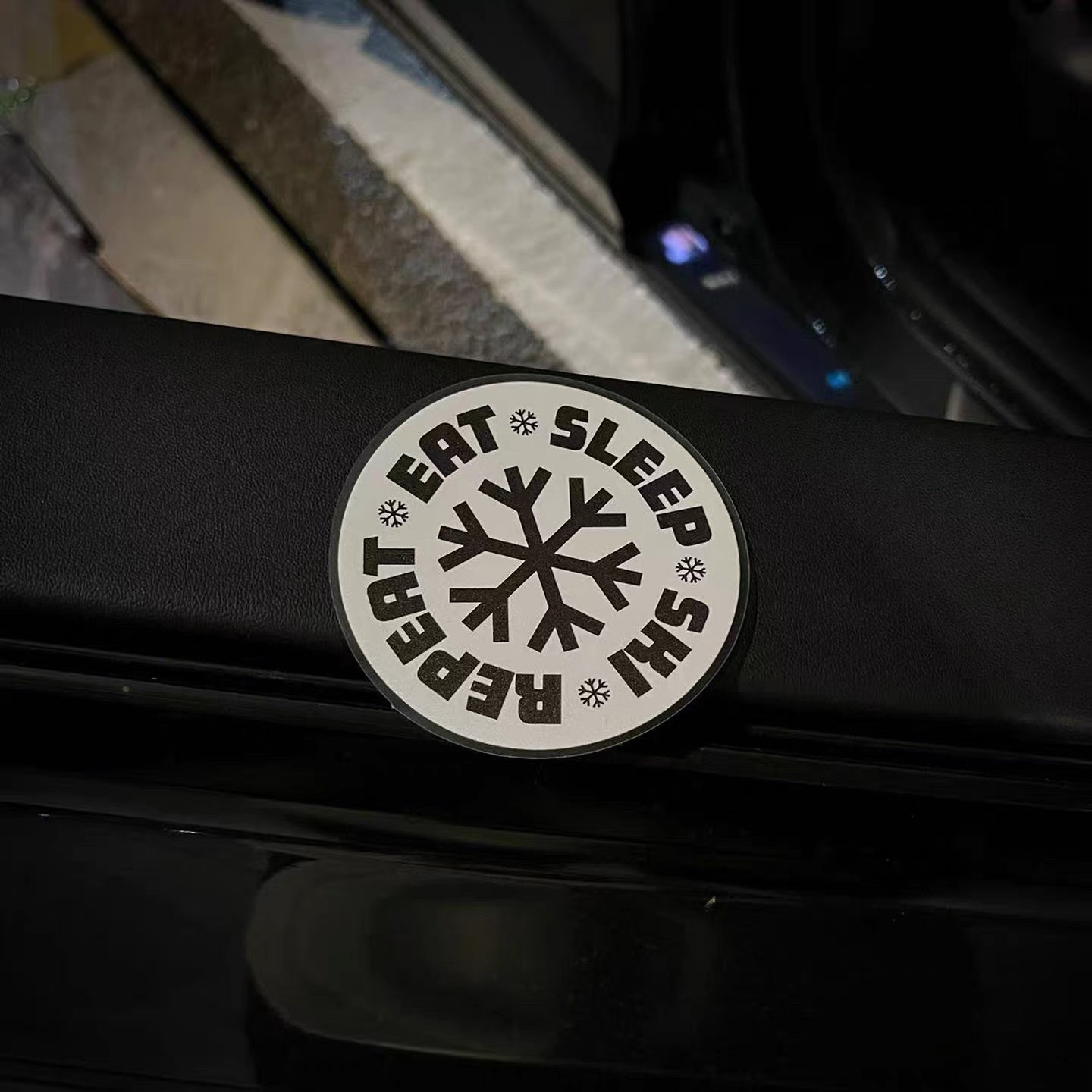 滑雪吃饭睡觉户外前挡风玻璃静电贴标房车瓦罐旅行三角窗滑板贴纸