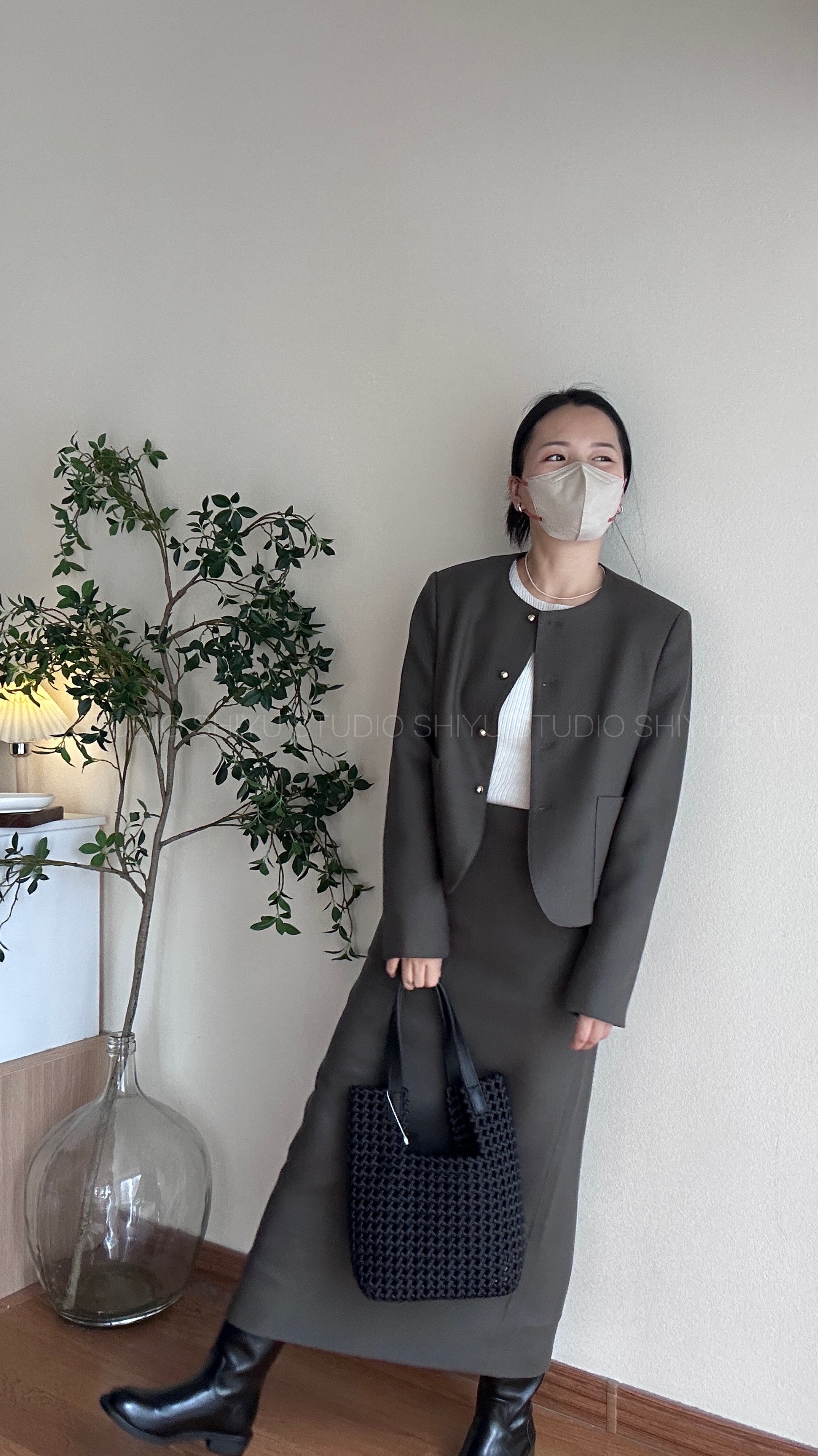 拾于 2023秋新品高品质进口全羊毛金扣短款圆领西装外套包裙套装
