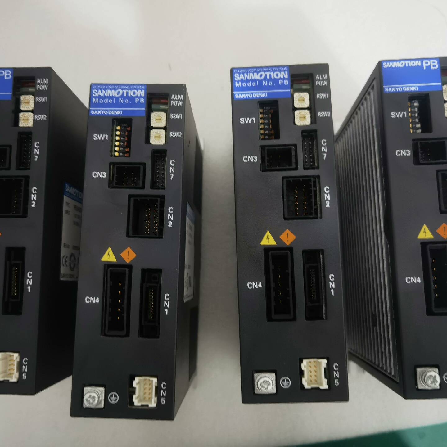 三洋驱动器PB3A003P200/PB3A0议价 也可为维修！！