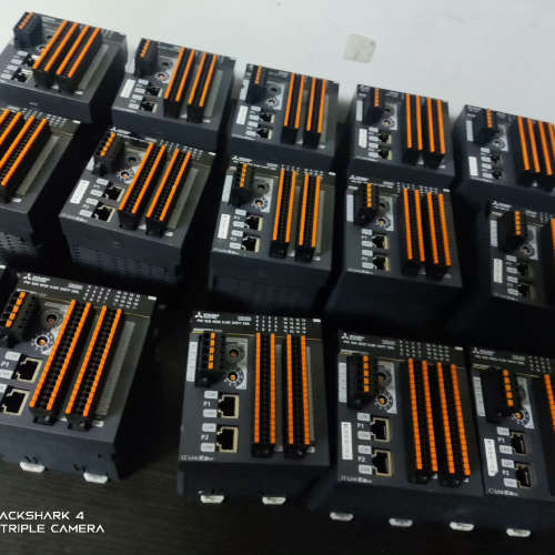 NZ2GFSS2-32D模块，功能包好成色漂亮端子排齐全，拆议价也可维修