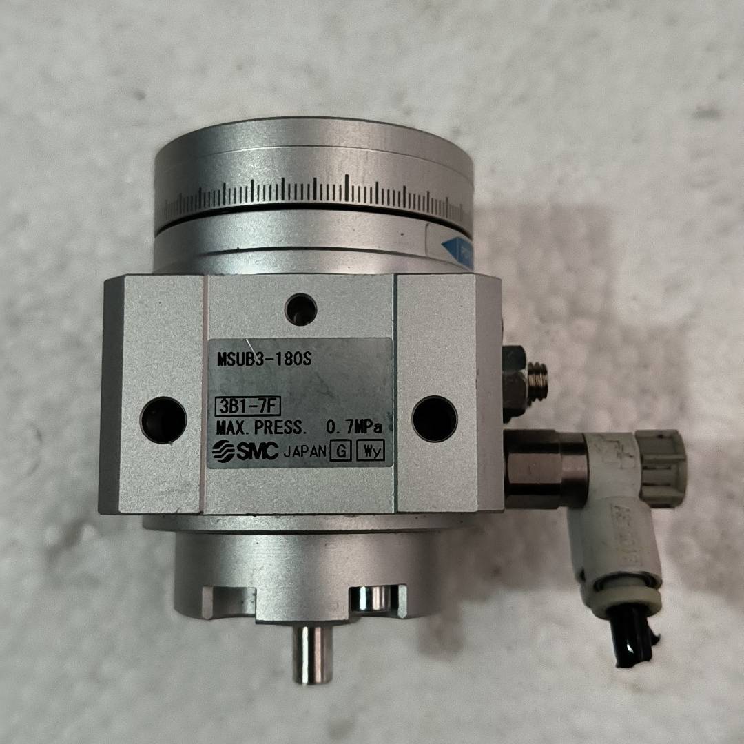 SMC旋转气缸型号:MSUB3-180S议价 也可为维修！！