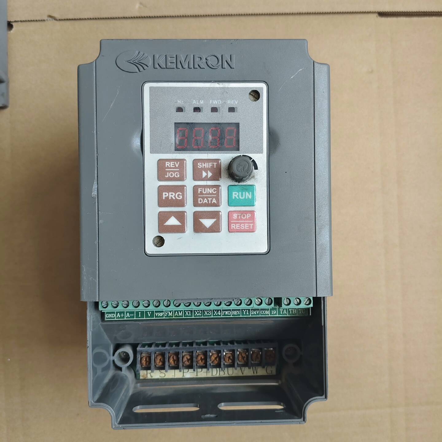 科姆龙KV1900-G0007C-4T    0.7议价 也可为维修！！