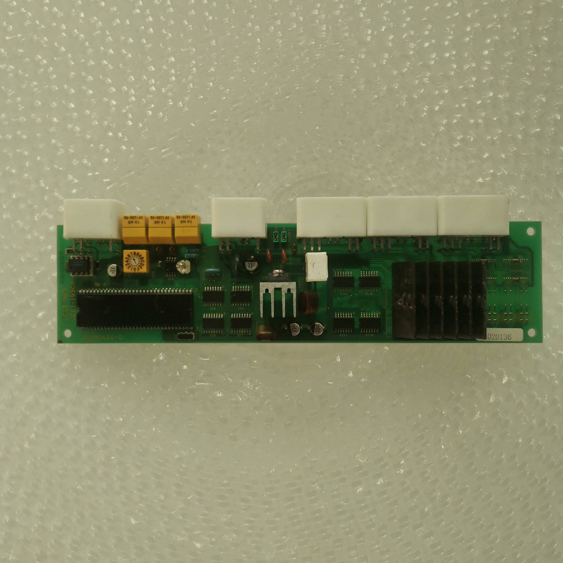 东芝CV150电梯消防板 LCI3-议价 也可为维修！！