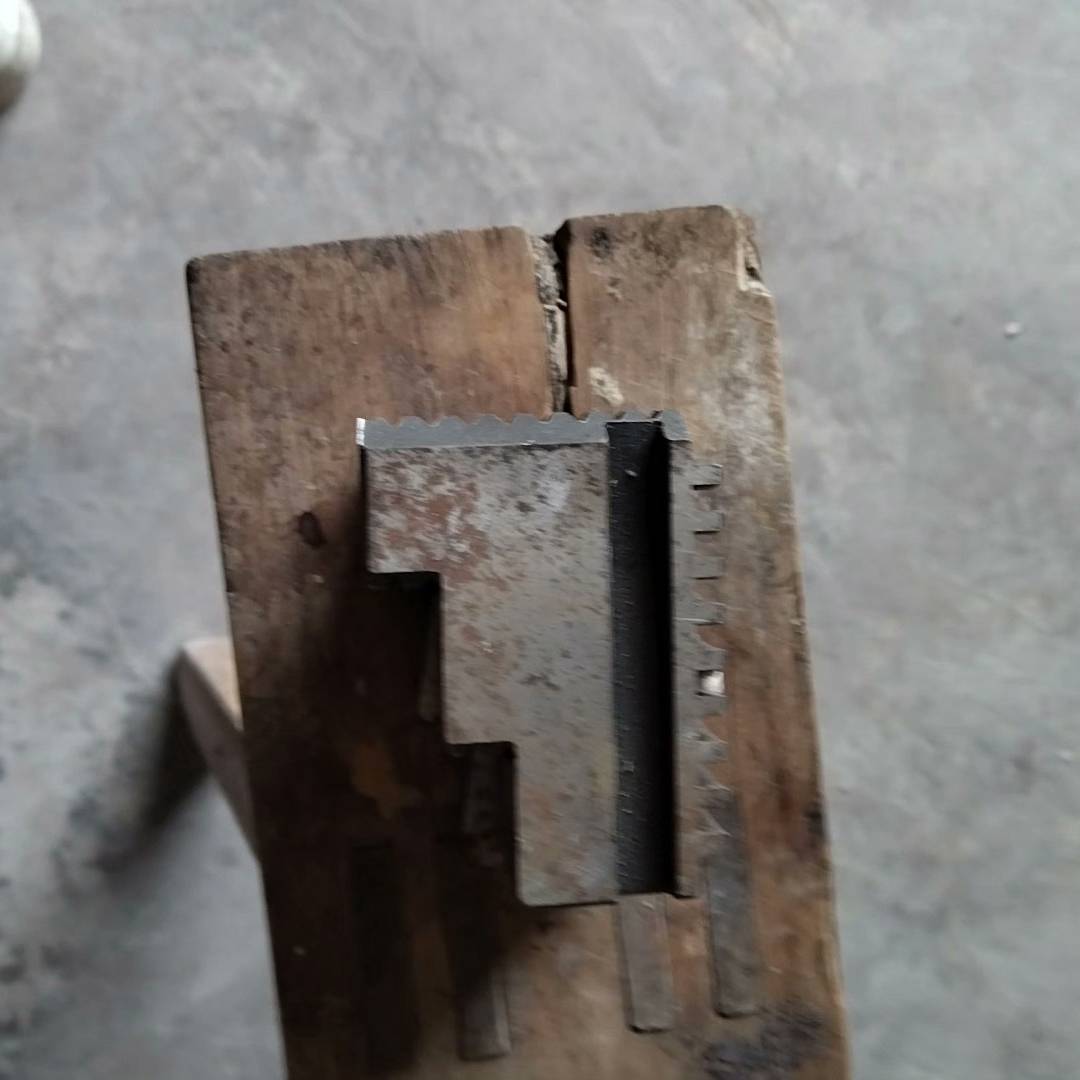 200三爪一付买来没用过议价 也可为维修!!