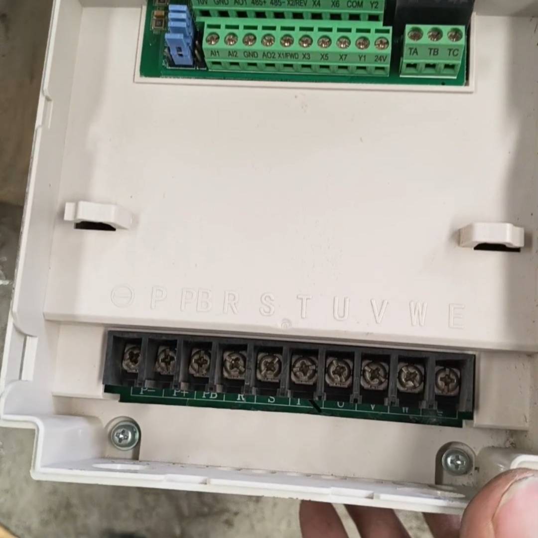 海尚HS710-4KW变频器一台议价 也可为维修！！