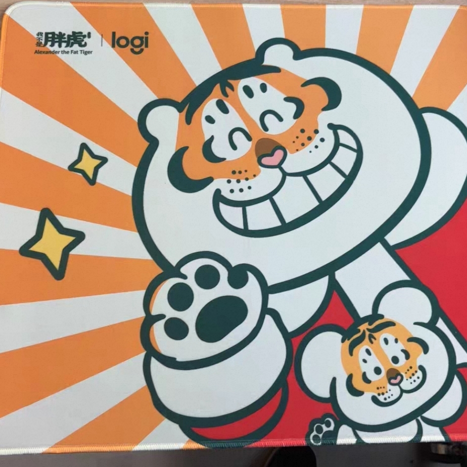 Logitech罗技胖虎大号鼠标垫小号加厚桌垫办公桌垫游戏可爱桌垫