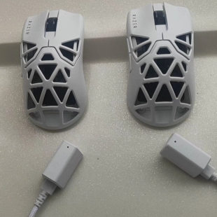 Razer雷蛇毒蝰VIPER MINISE镂空铝合金轻量化有无线电竞游戏鼠标