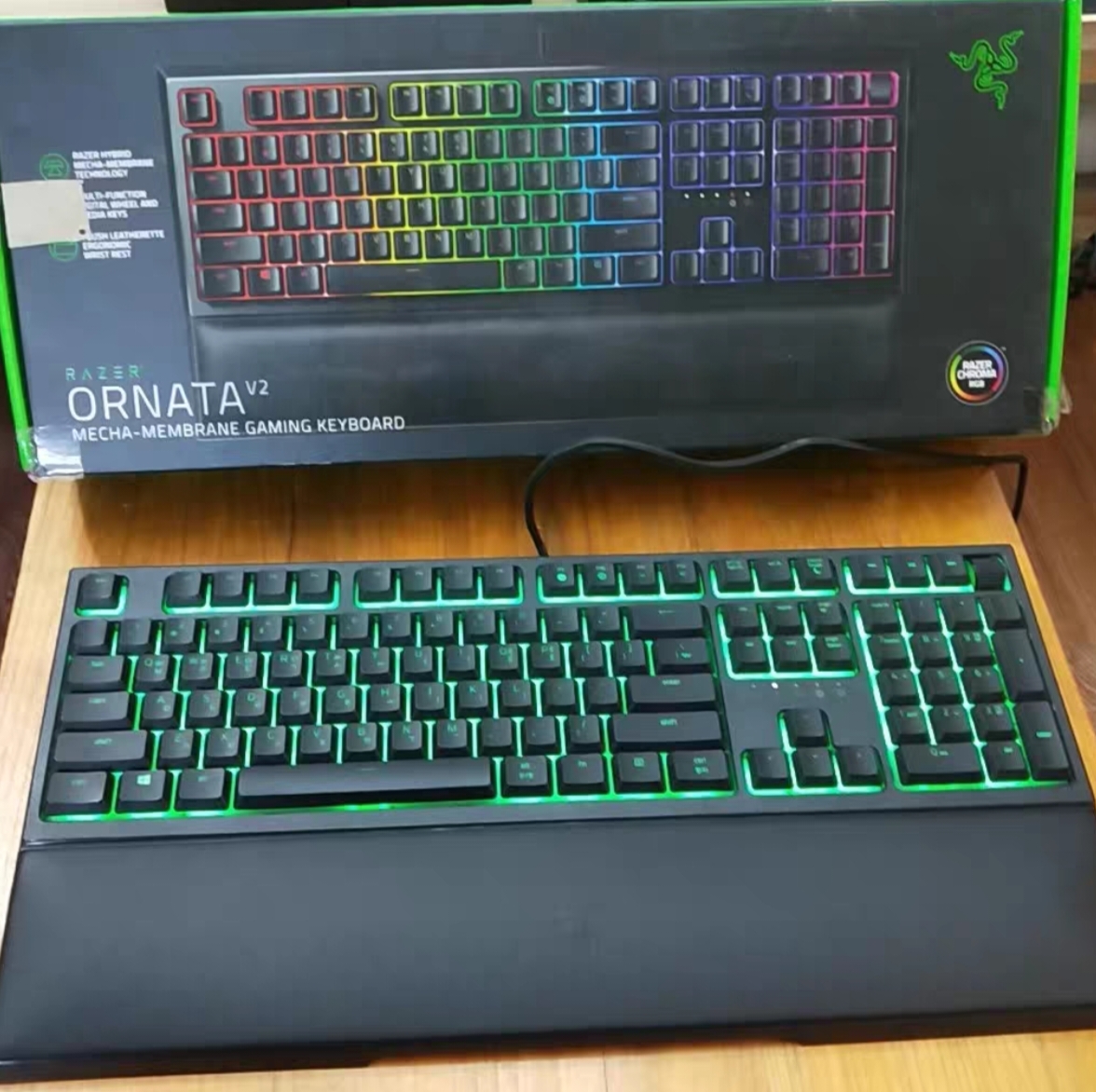 Razer雷蛇雨林狼蛛V2有线游戏幻彩薄膜轻机械轴RGB幻彩机械键盘