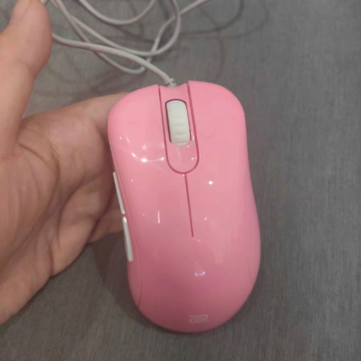 卓威奇亚ZOWIE EC2粉色限量特别版有线游戏趴握电竞FPS吃鸡鼠标