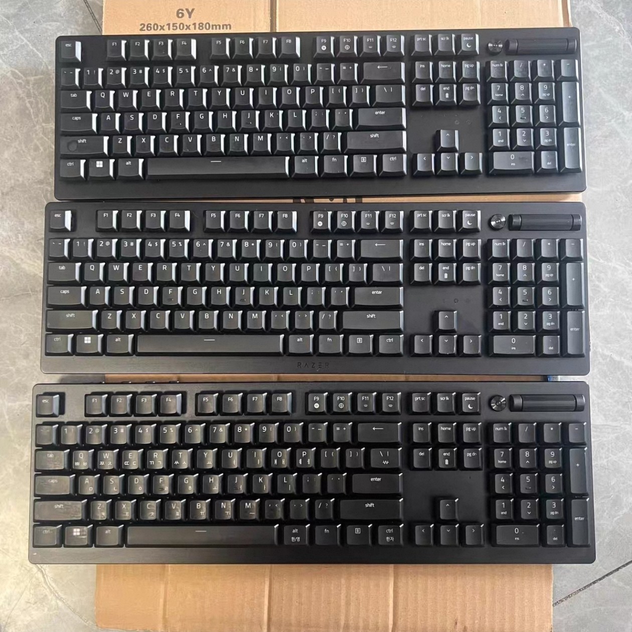 雷蛇Razer噬魂金蝎V2有线游戏电竞机械薄膜幻彩背光104配列键盘