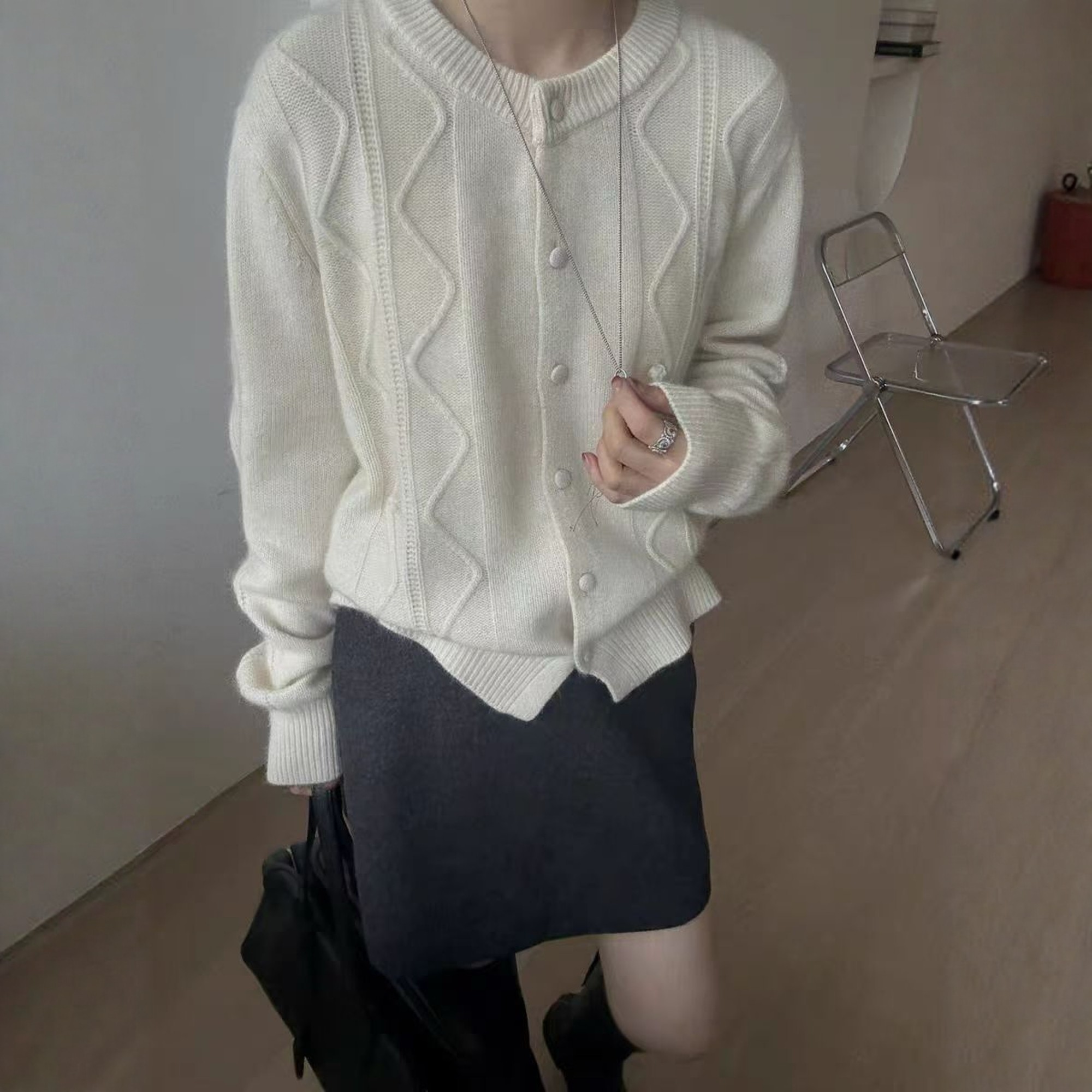 2025秋冬新款韩版宽松圆领单排扣浣熊羊毛针织开衫女毛衣外套上衣,女装/女士精品,毛针织衫,淘宝优惠券,粉丝福利购,淘宝优惠卷