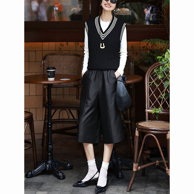 松弛感精致潮流穿搭一整套黑色马甲同色七分皮裤白色打底衫三件套,女装/女士精品,时尚套装,淘宝优惠券,粉丝福利购,淘宝优惠卷