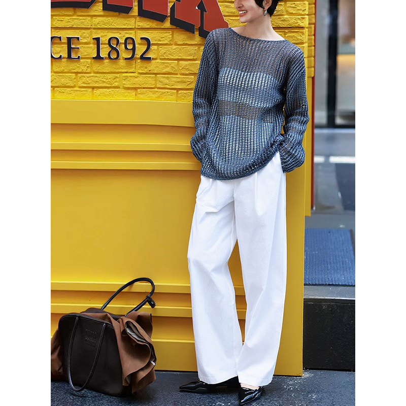 今年流行减龄气质穿搭一整套灰色镂空长袖罩衫白色宽松长裤两件套