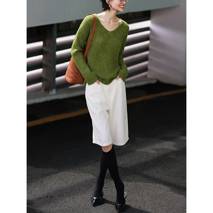 毛衣白色五分短裤 松弛感流行时尚 绿色长袖 2026新款 两件套 穿搭套装