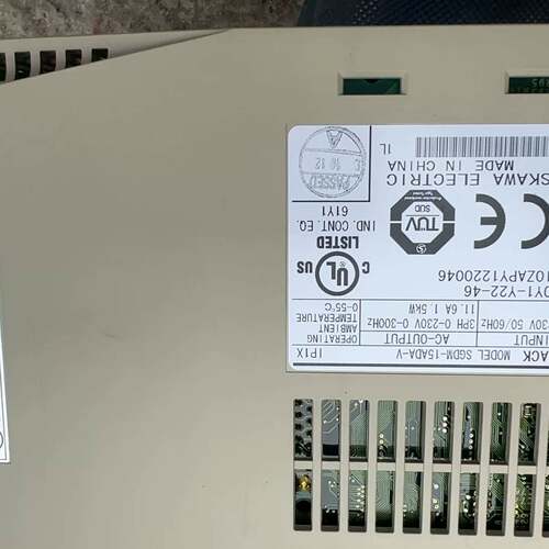 可维修安川二系驱动器SGDM-15ADA-V，成色漂亮，，
