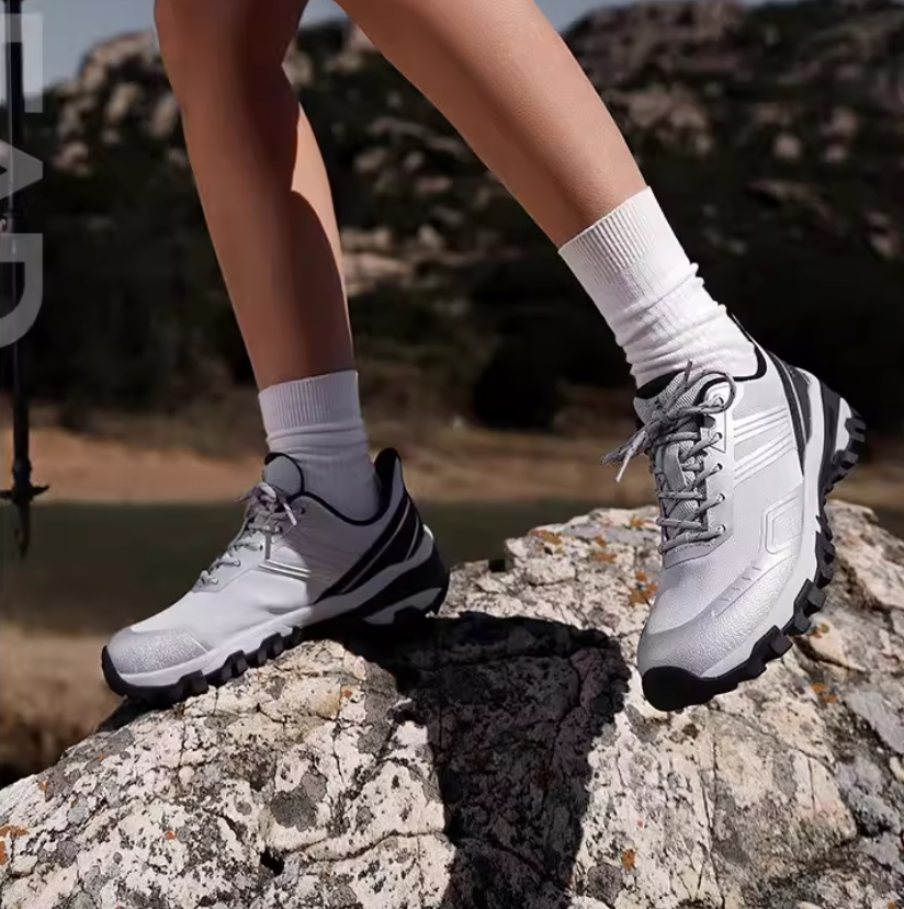 探路者徒步鞋男女26春季轻量防滑耐磨户外运动登山鞋TFAABO81720