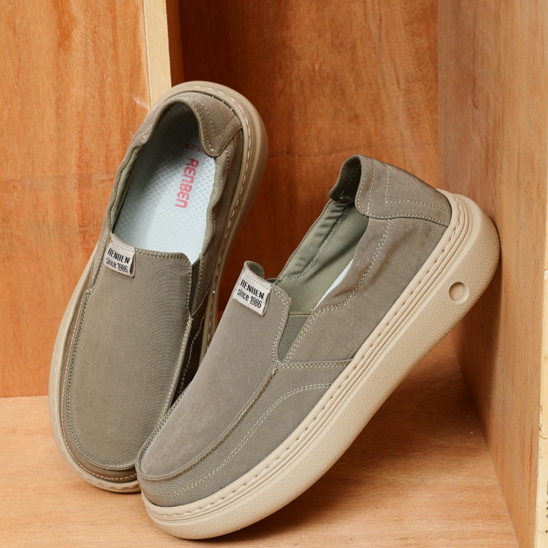 人本男鞋一脚蹬2025秋新款轻便运动休闲懒人鞋减震厚底软弹父亲鞋