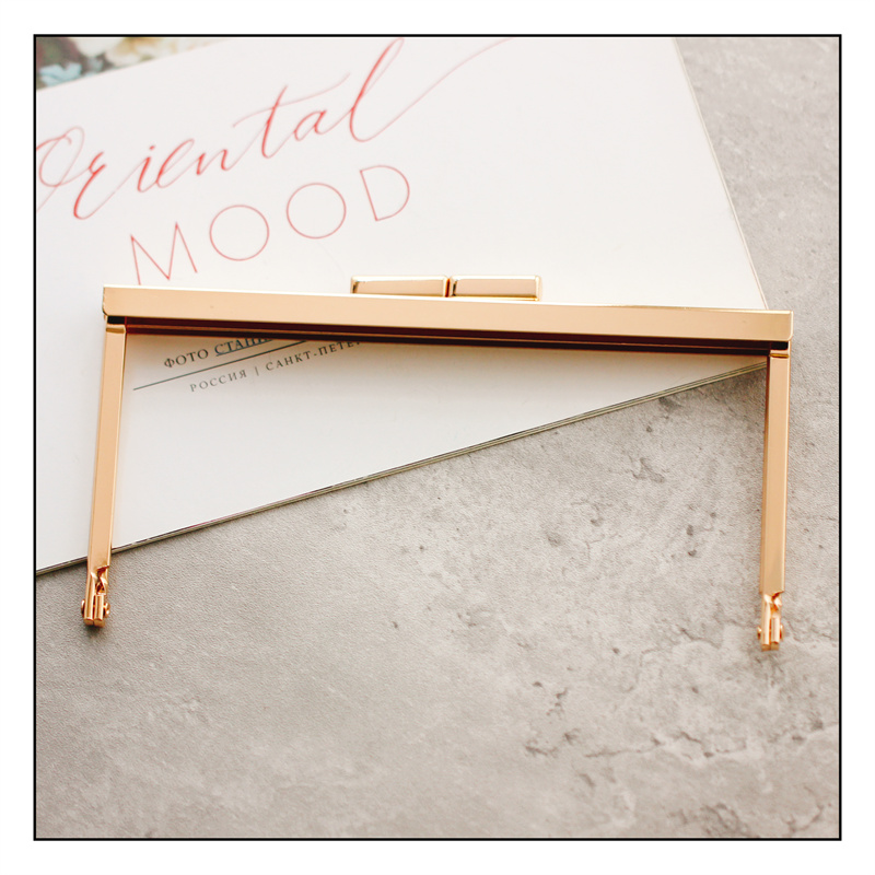 含阅五金口金浅金色跛脚