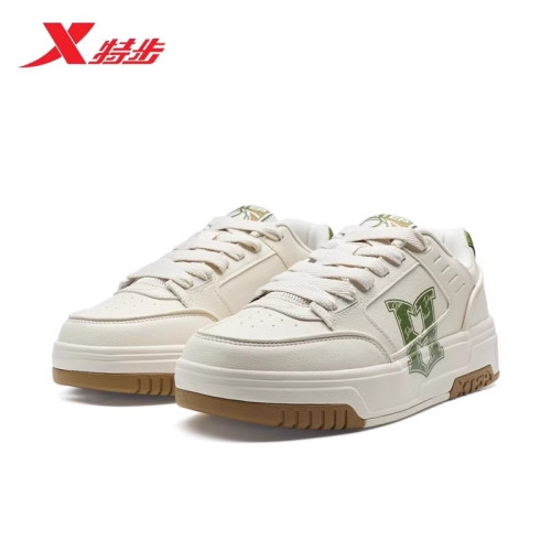 特步千层鞋板鞋男2025秋季新款低帮系带休闲运动板鞋975319310019