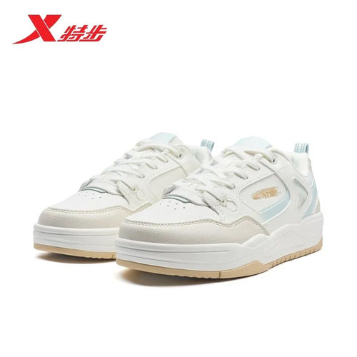 特步云帆板鞋女2025秋季新款